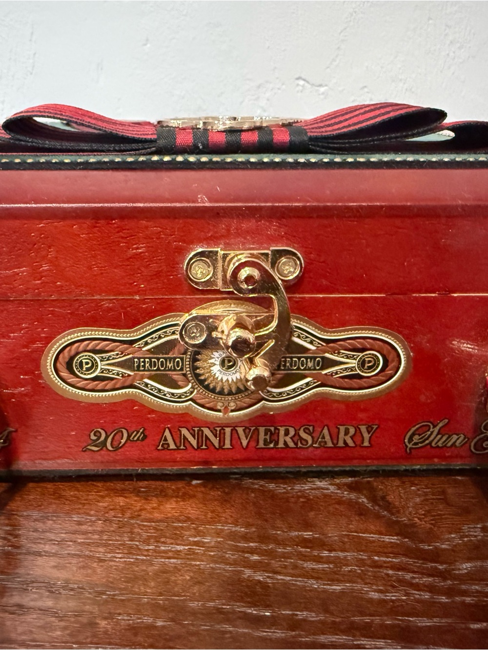 Designer Darling and Company Leighton Green and Red Cigar Box Bag - Picture 6 of 7
